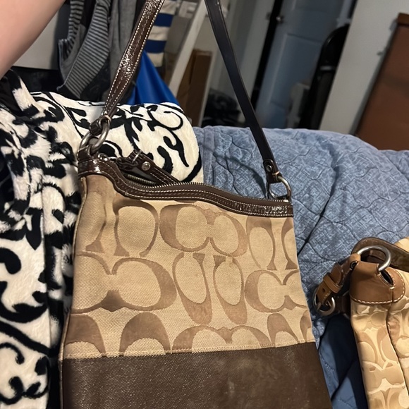 Authentic coach purse - Picture 3 of 3